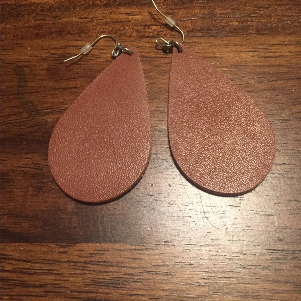 Thin Leather Earrings - Picture 2 of 4